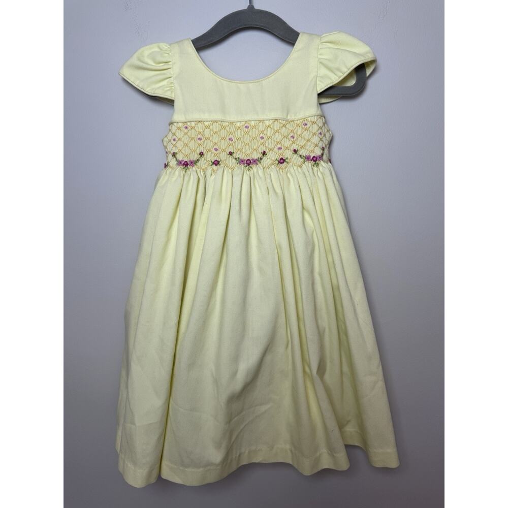 Smocked Yellow Short Sleeve Dress With Tie Little Girls Size 2 Lined